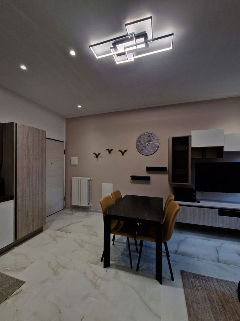 Trilocale arredato in affitto a Brindisi