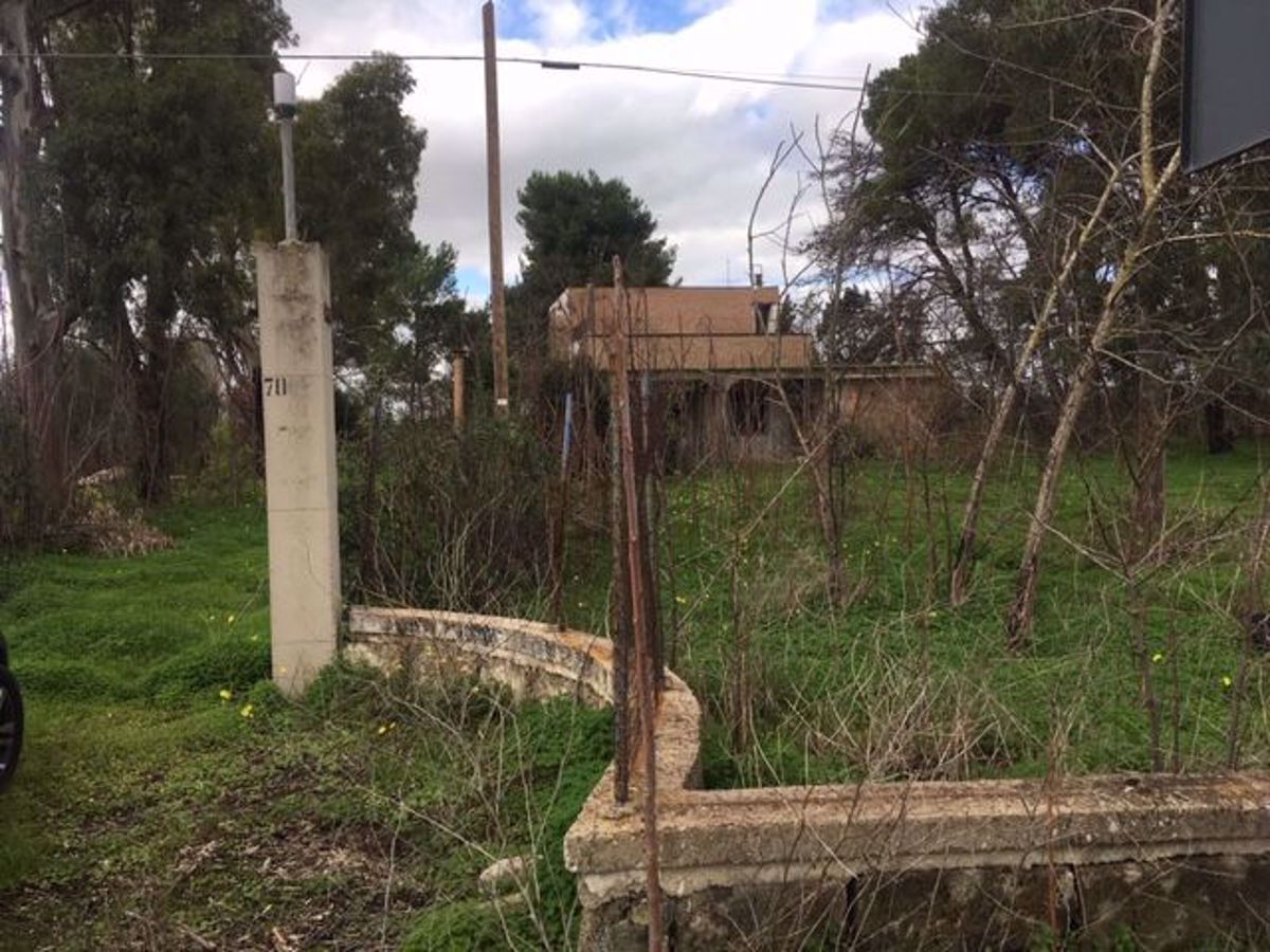 Villa con giardino a Brindisi