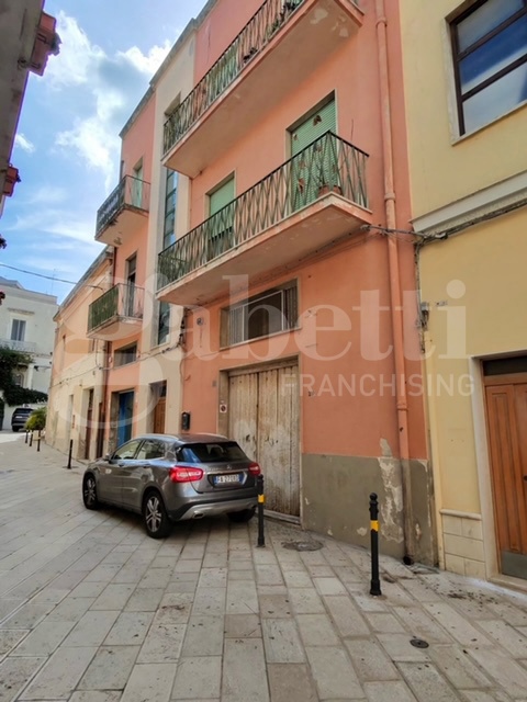 Stabile/Palazzo in vendita a Brindisi