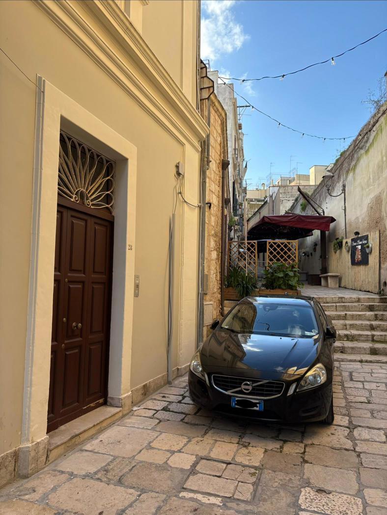 Trilocale arredato in affitto a Brindisi