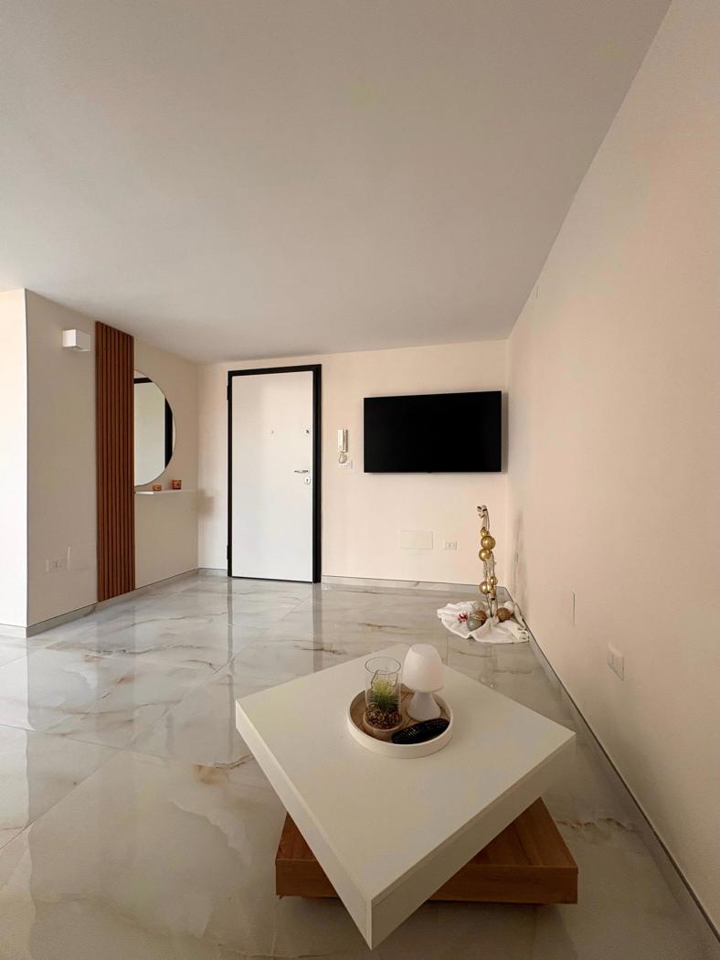 Trilocale arredato in affitto a Brindisi