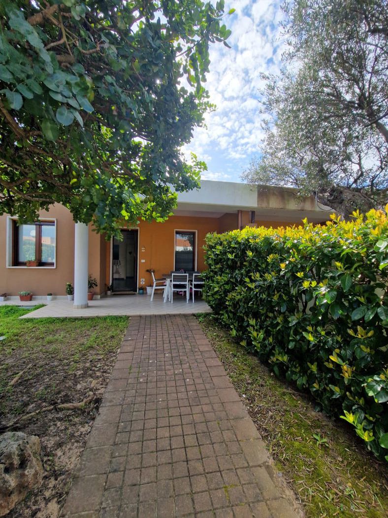 Villa con giardino a Brindisi