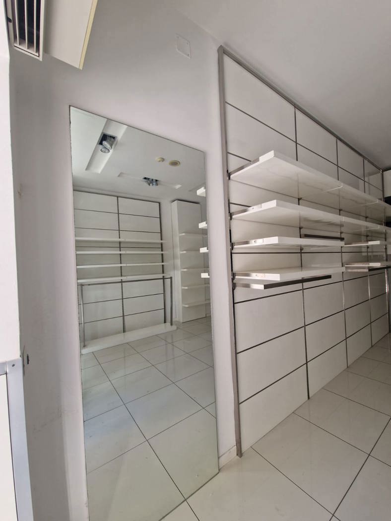 Negozio in affitto a Brindisi