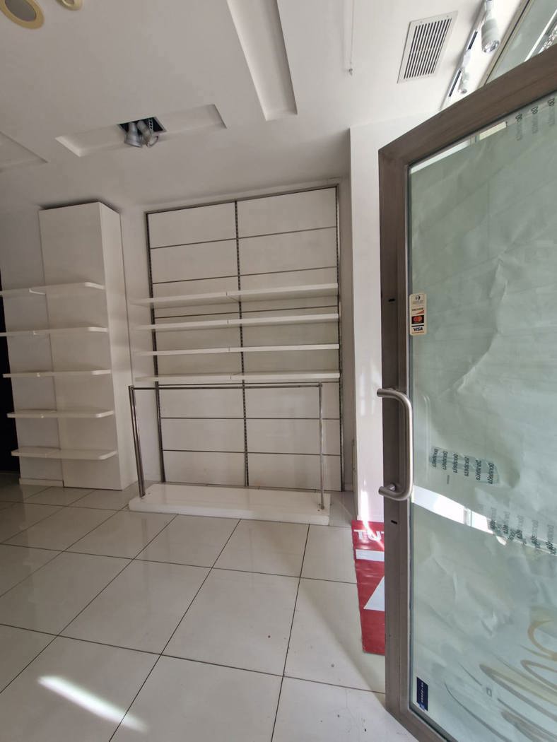 Negozio in affitto a Brindisi