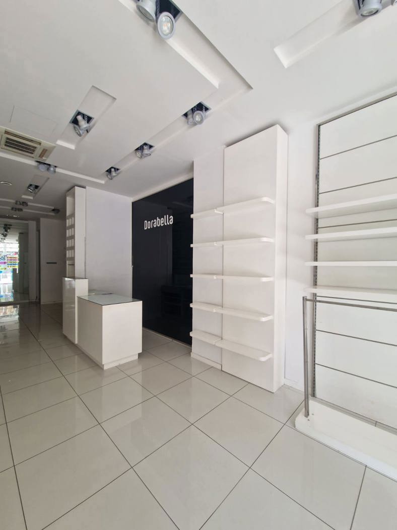 Negozio in affitto a Brindisi