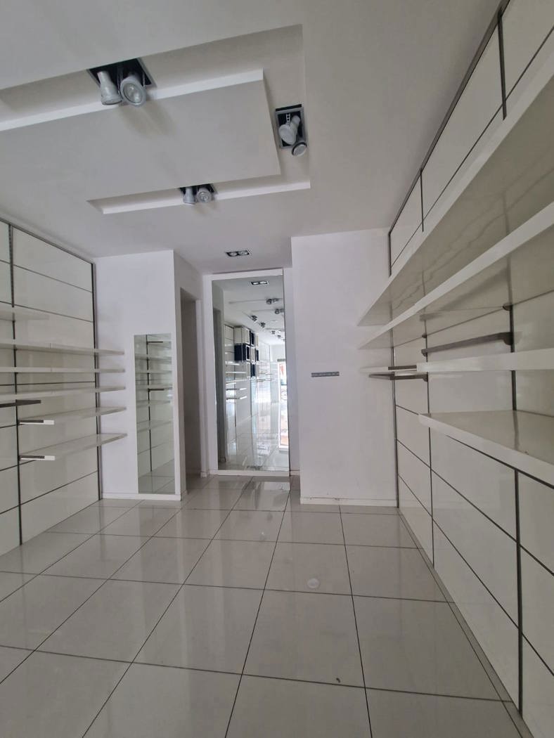 Negozio in affitto a Brindisi