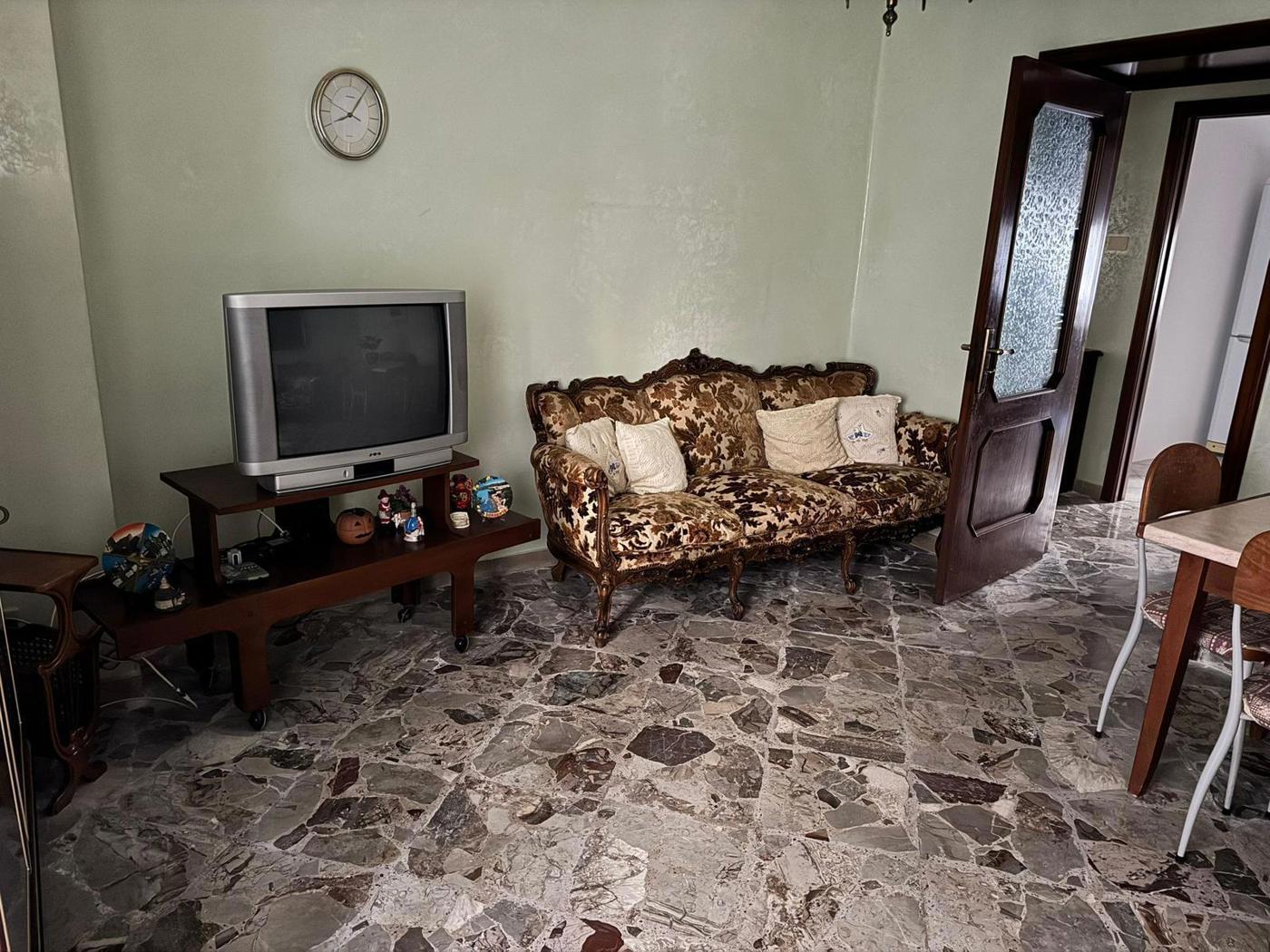 Trilocale arredato in affitto a Brindisi