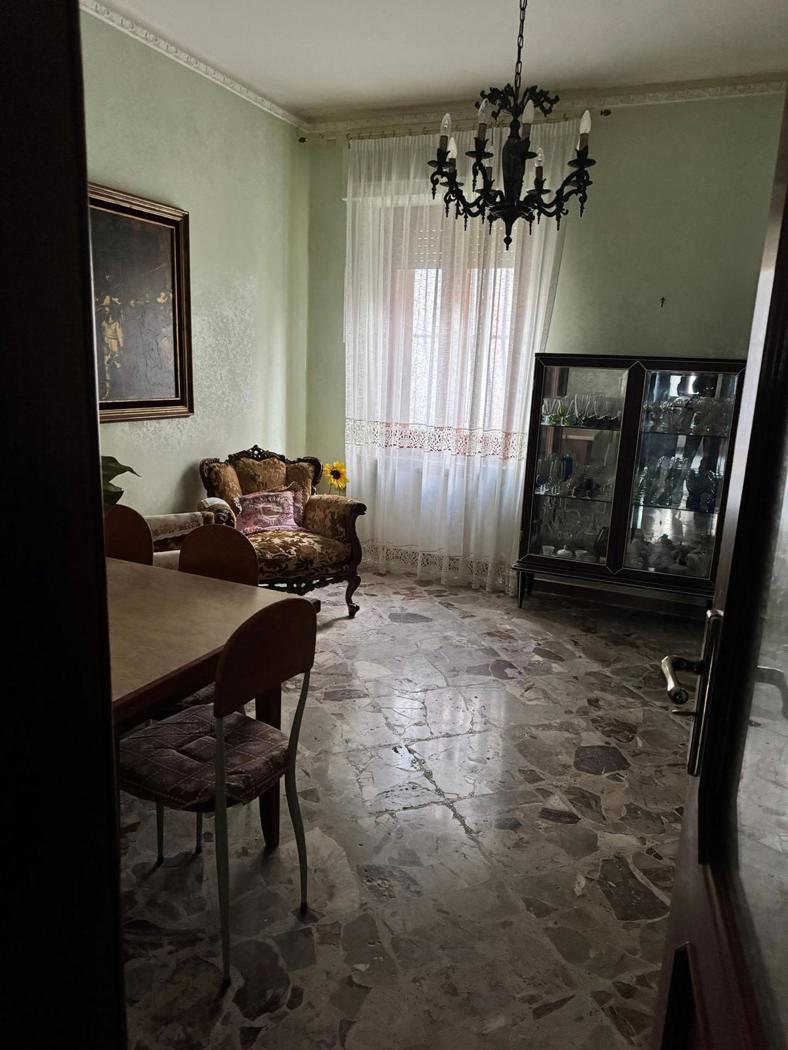 Trilocale arredato in affitto a Brindisi