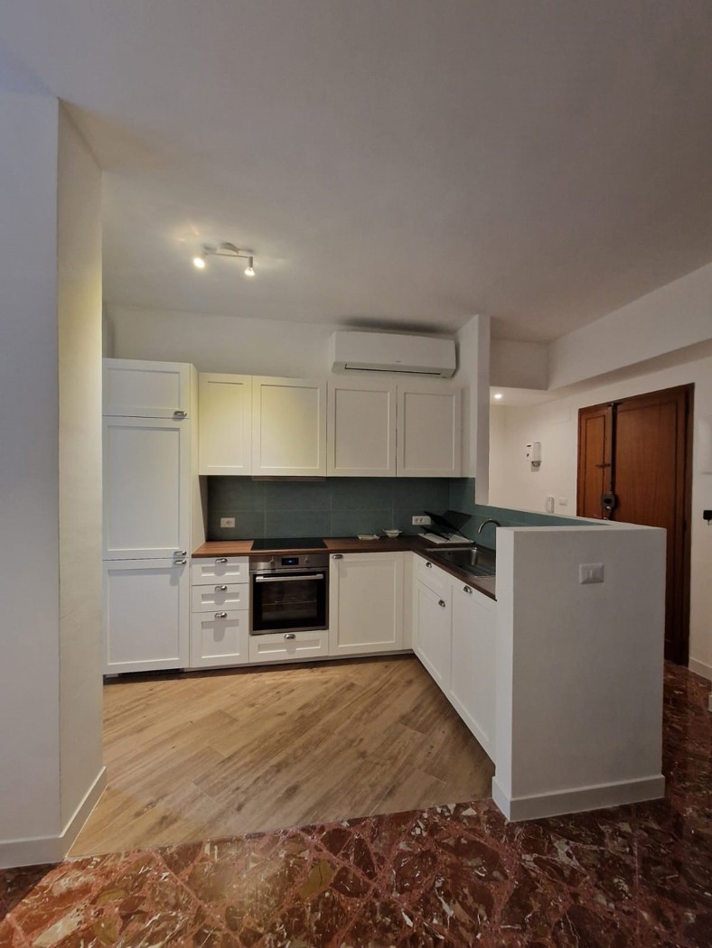 Trilocale arredato in affitto a Brindisi