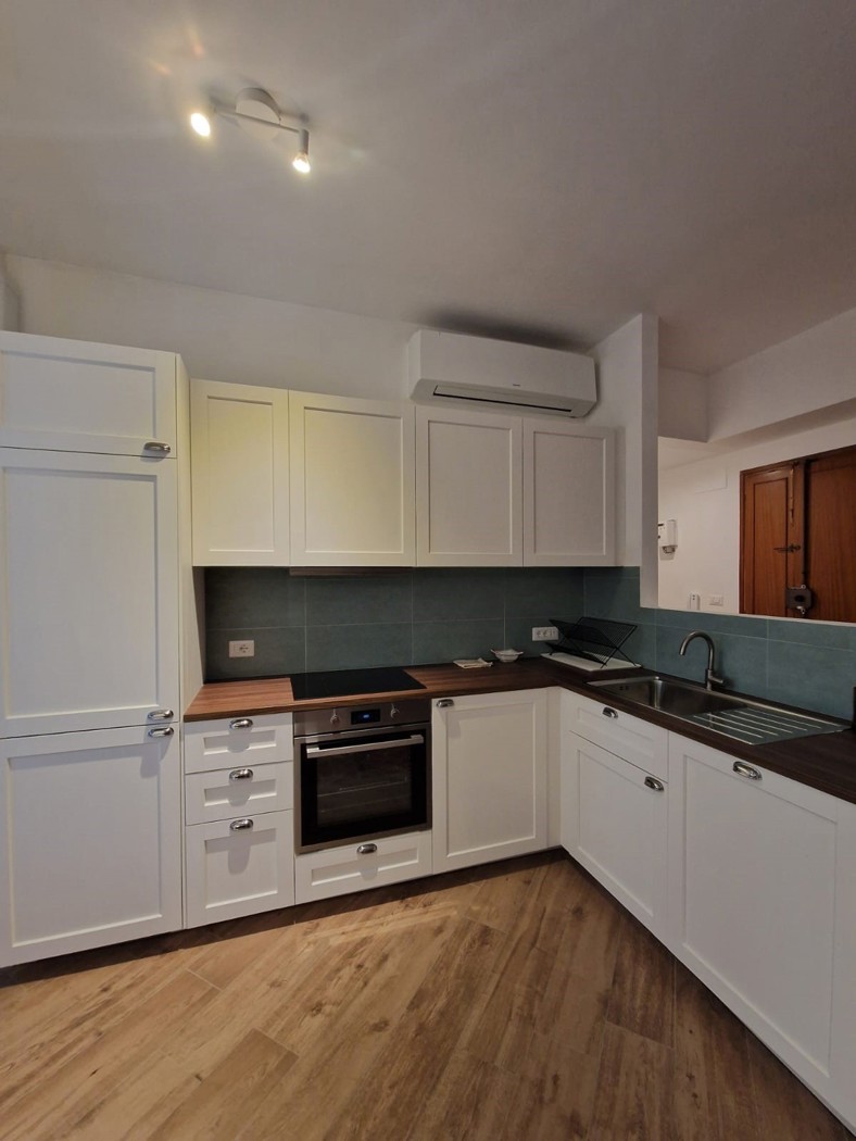 Trilocale arredato in affitto a Brindisi