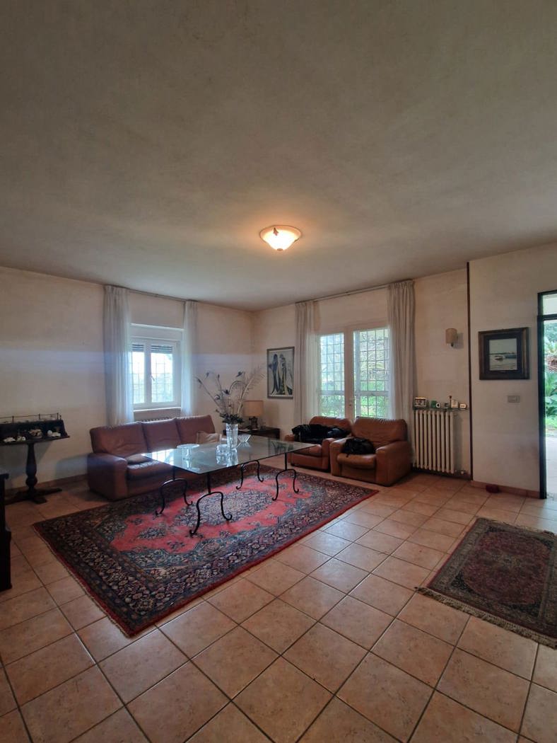 Villa con giardino a San Pietro Vernotico