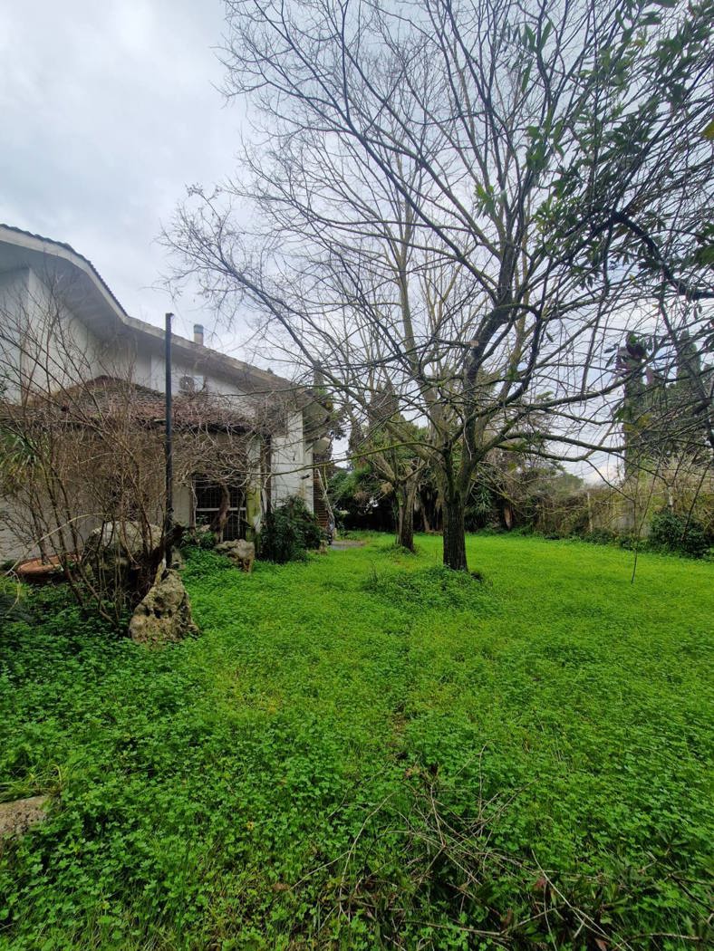Villa con giardino a San Pietro Vernotico