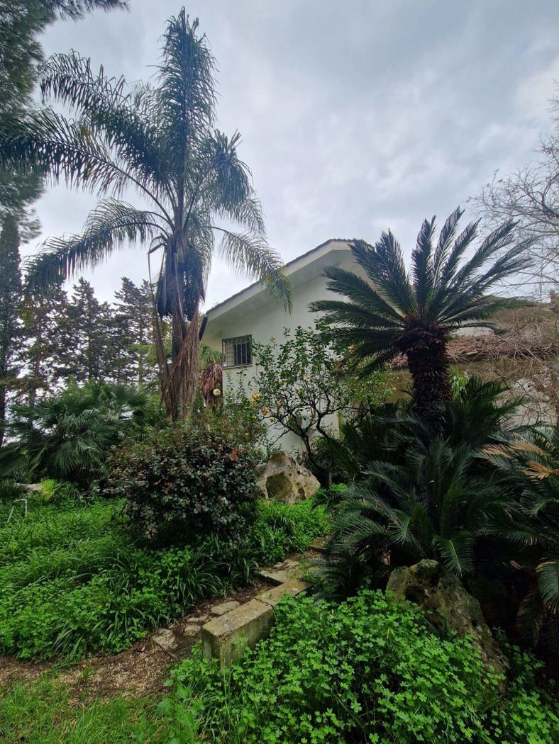 Villa con giardino a San Pietro Vernotico