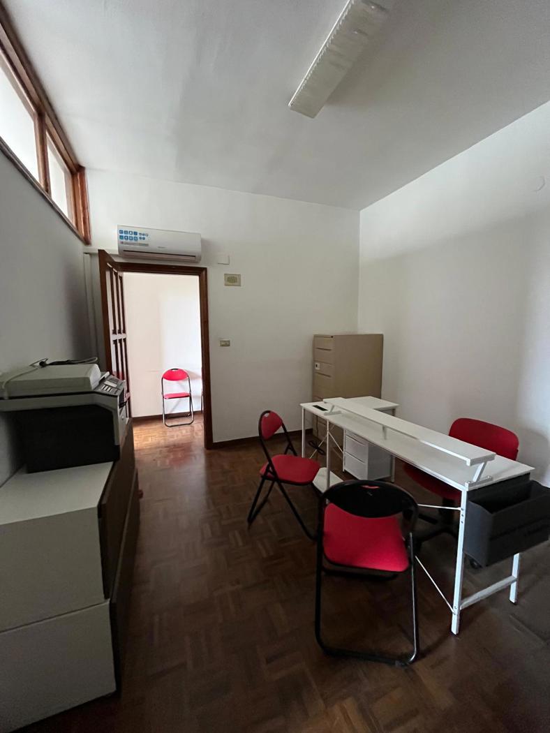 Ufficio in affitto a Brindisi