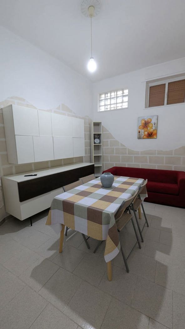 Trilocale arredato in affitto a Brindisi