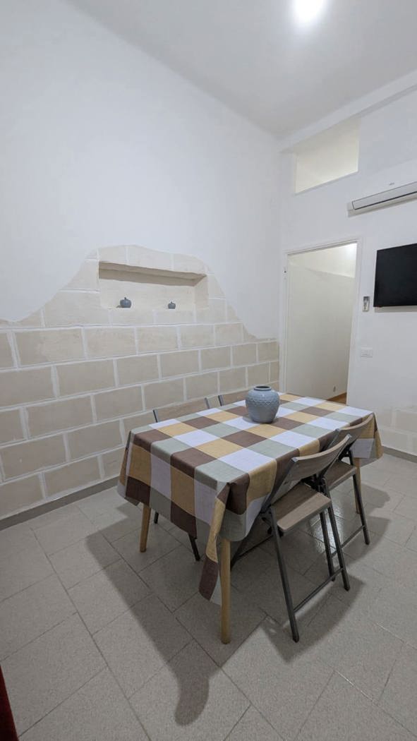 Trilocale arredato in affitto a Brindisi