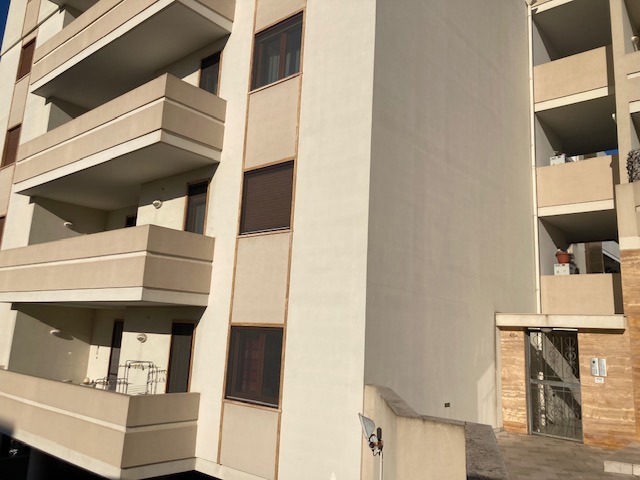 Trilocale arredato in affitto a Brindisi