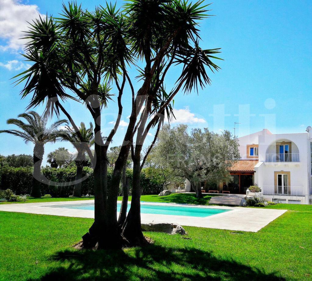 Villa con giardino a Brindisi