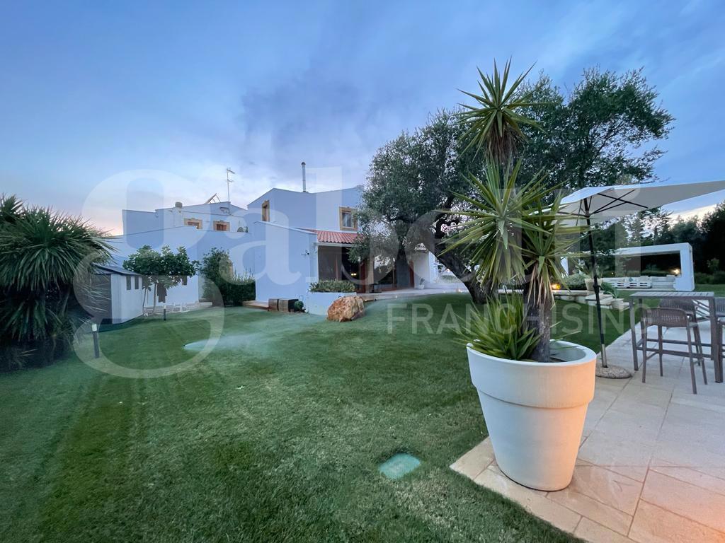 Villa con giardino a Brindisi