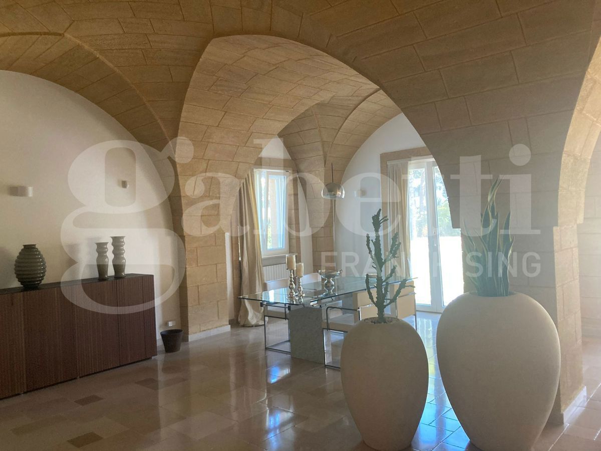 Villa con giardino a Brindisi