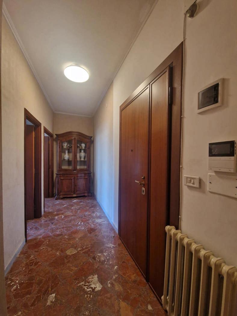 Quadrilocale arredato in affitto a Brindisi