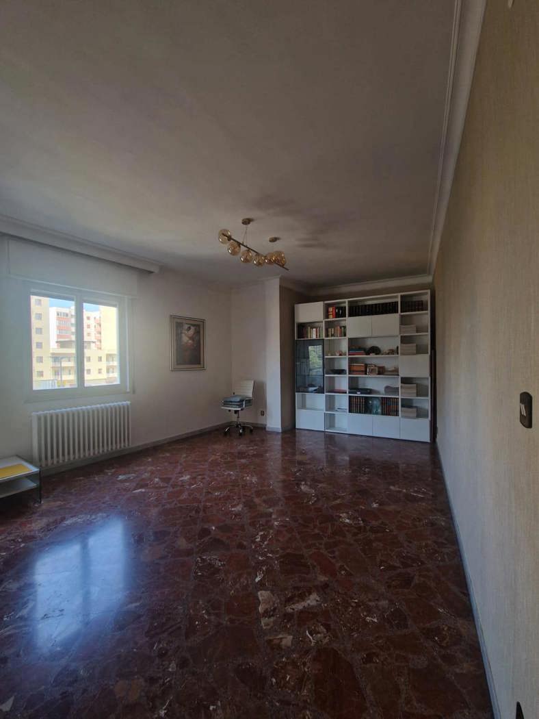 Quadrilocale arredato in affitto a Brindisi