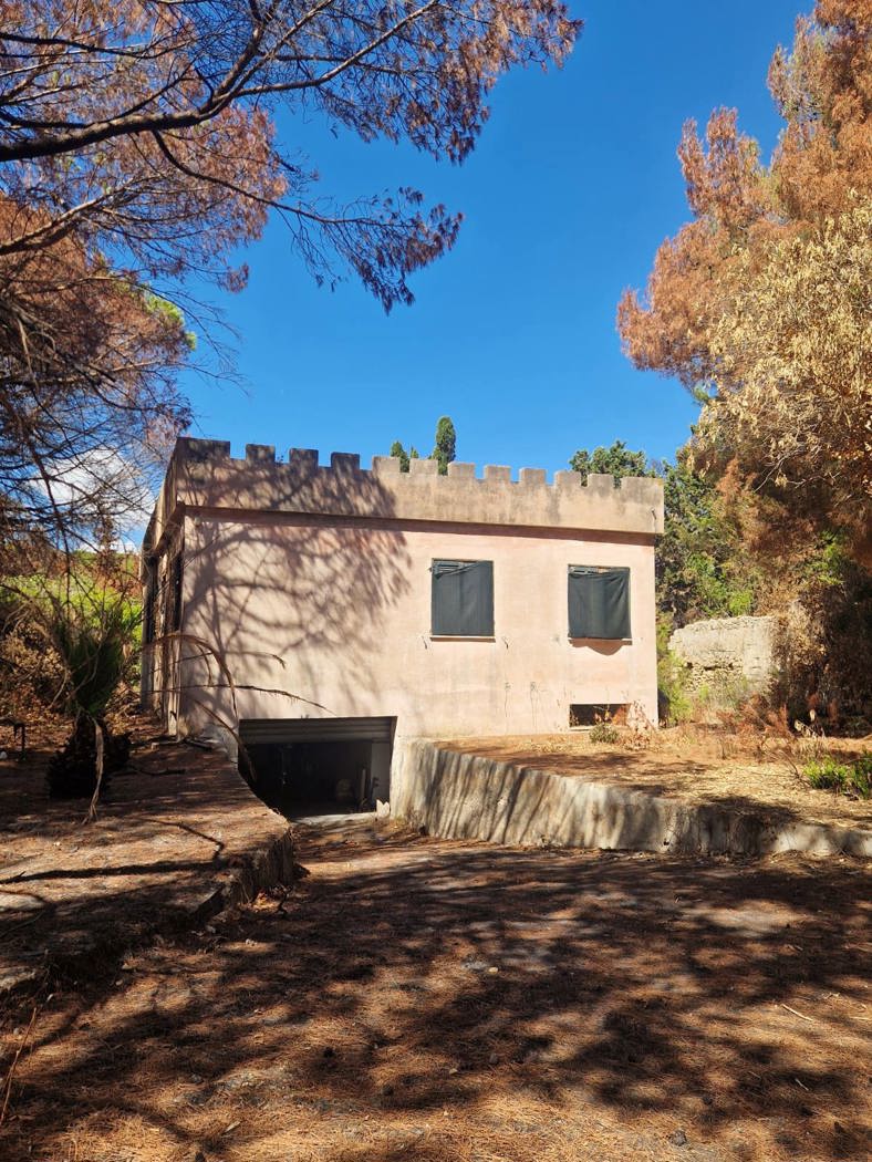 Villa da ristrutturare a Brindisi