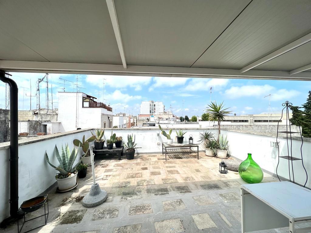 Casa indipendente arredata in affitto a Brindisi
