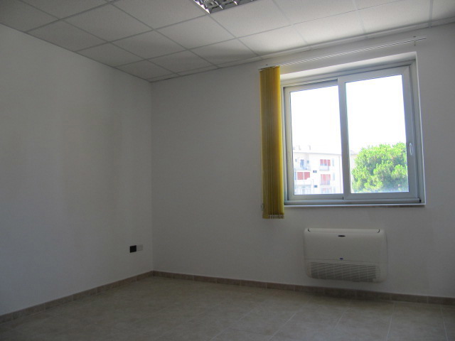 Ufficio in affitto a Brindisi