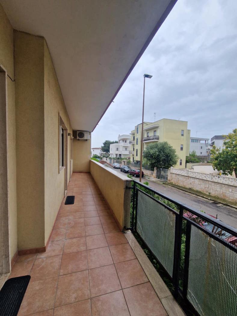 Trilocale arredato in affitto a Brindisi