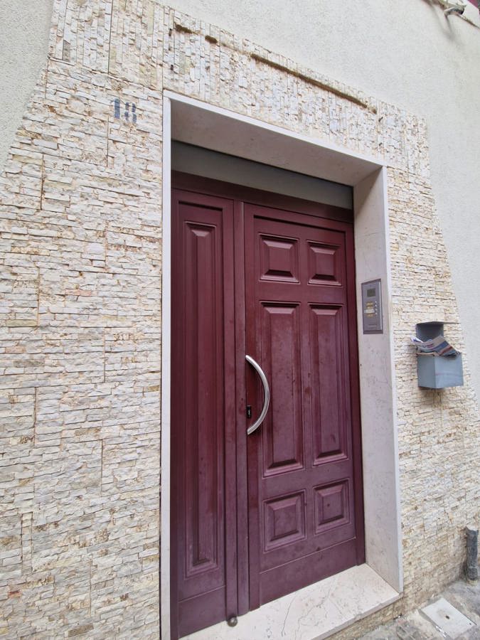 Trilocale arredato in affitto a Brindisi