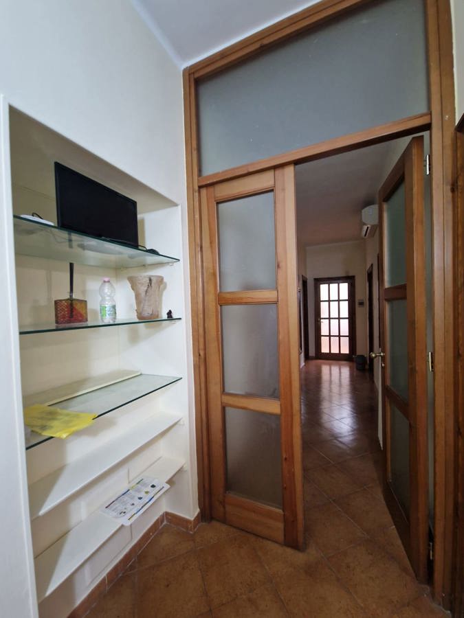 Trilocale arredato in affitto a Brindisi
