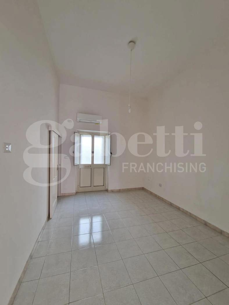 Ufficio ristrutturato a Brindisi