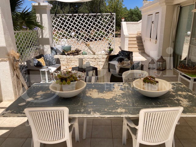 Villa con giardino a San Vito dei Normanni