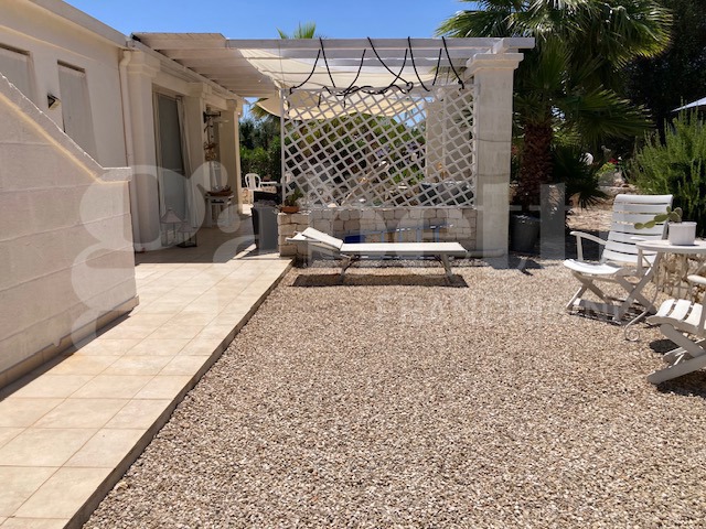 Villa con giardino a San Vito dei Normanni