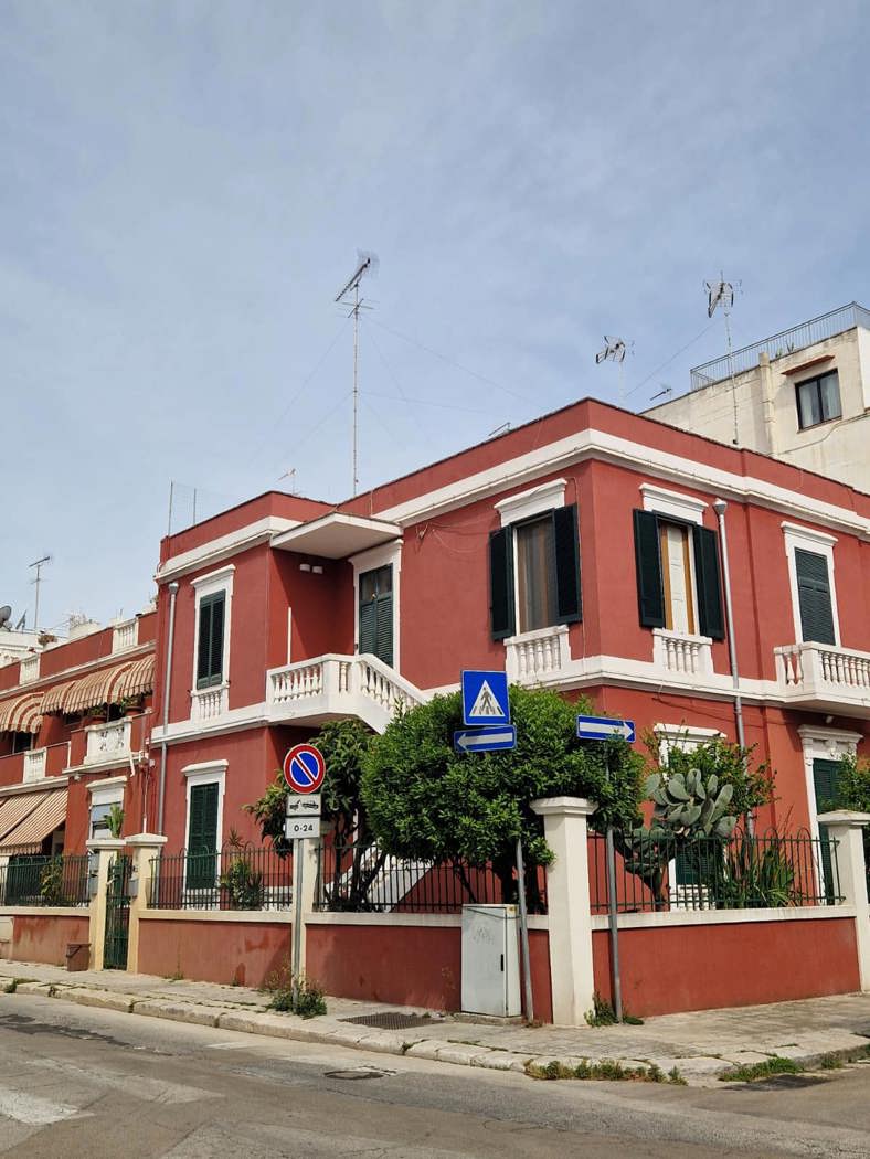 Trilocale arredato in affitto a Brindisi