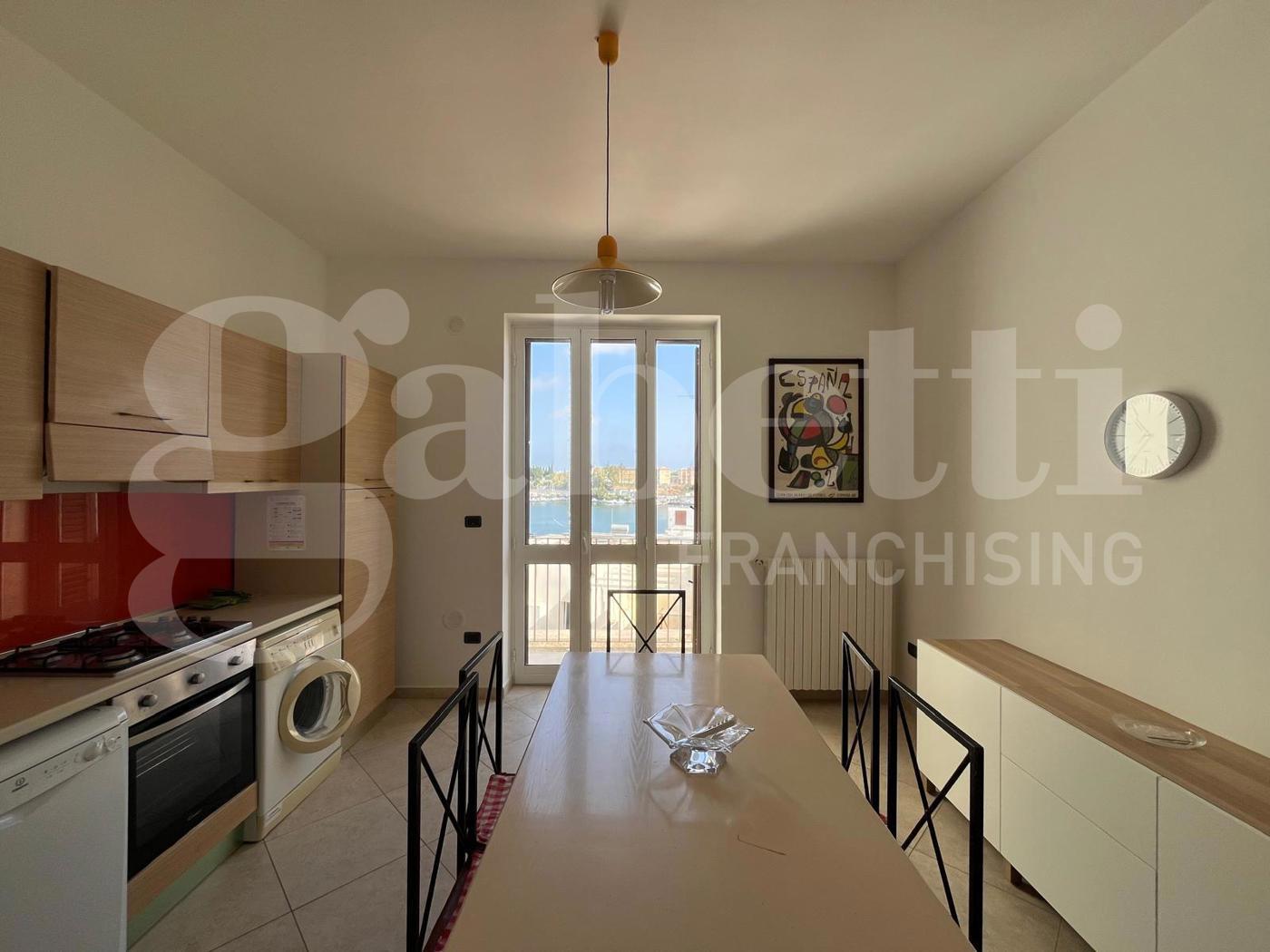 Casa indipendente arredata in affitto a Brindisi