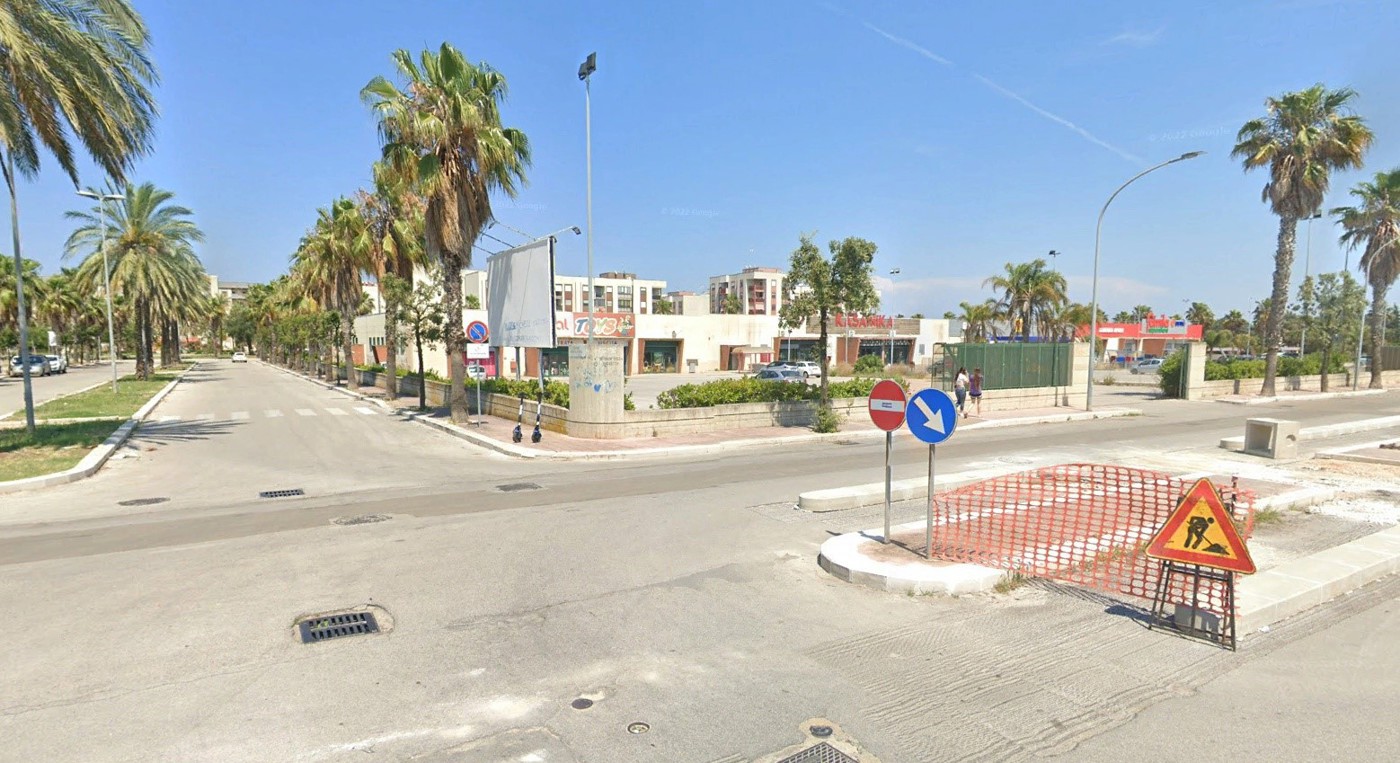 Locale commerciale in affitto a Brindisi