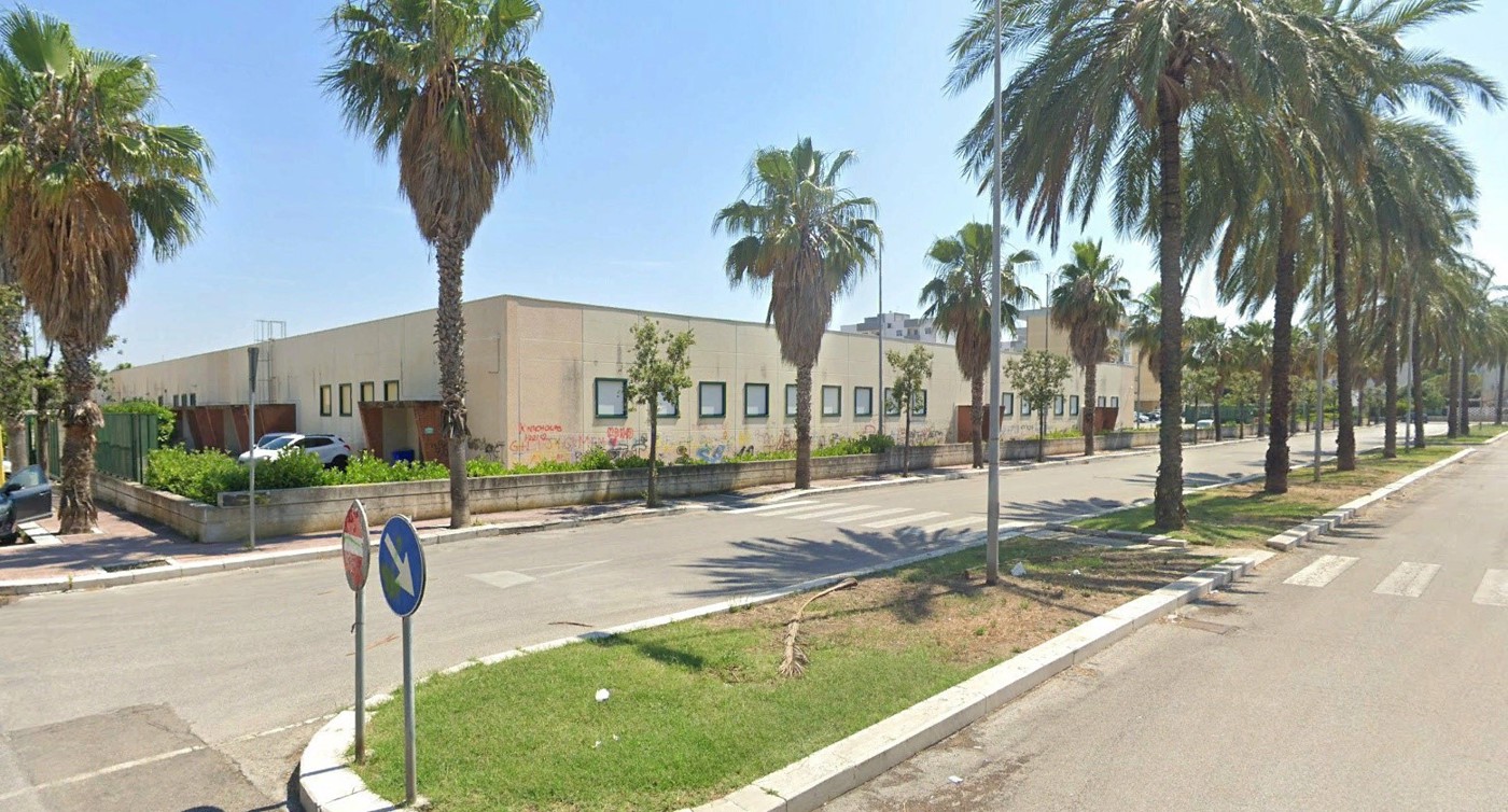 Locale commerciale in affitto a Brindisi