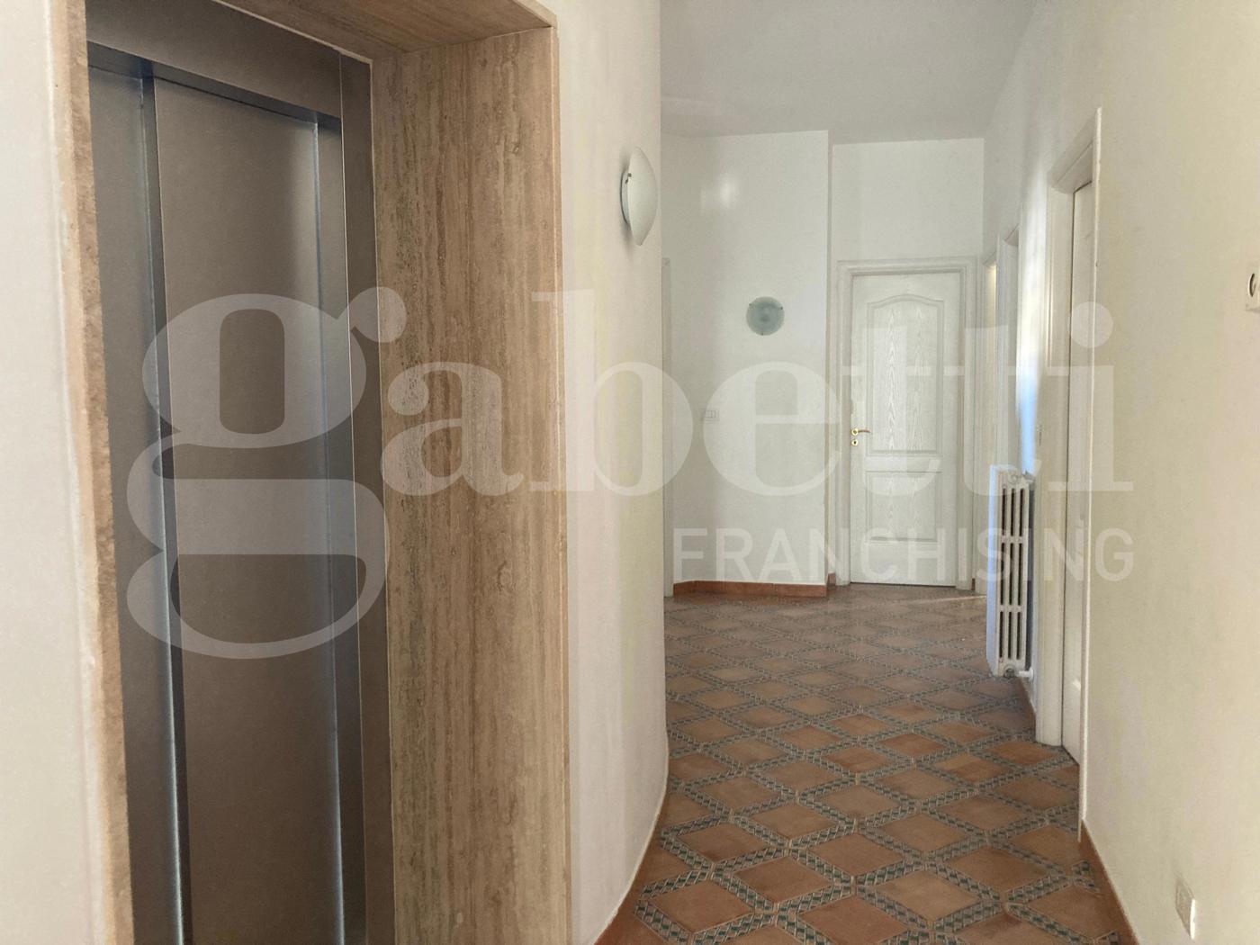 Quadrilocale in vendita a Brindisi