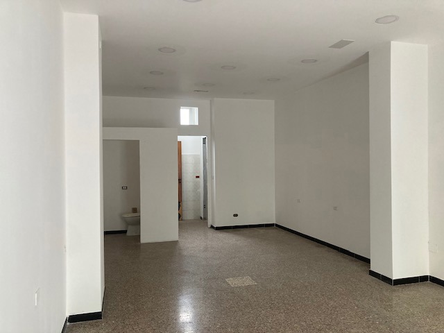 Negozio in affitto a Brindisi