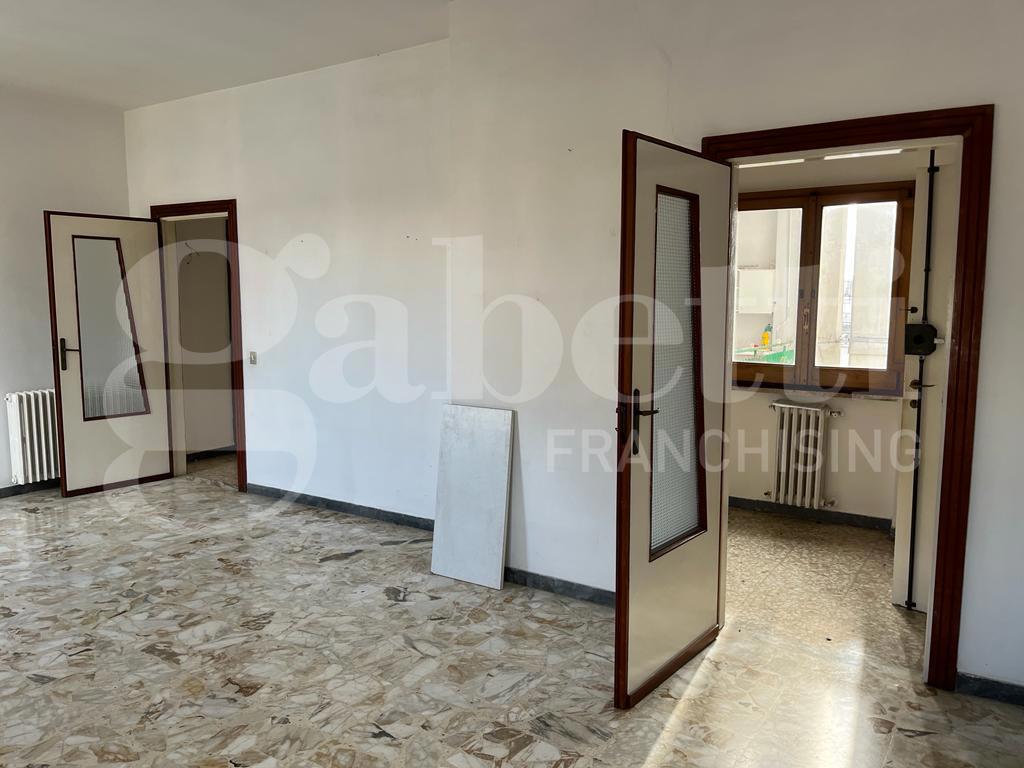Quadrilocale da ristrutturare a Brindisi