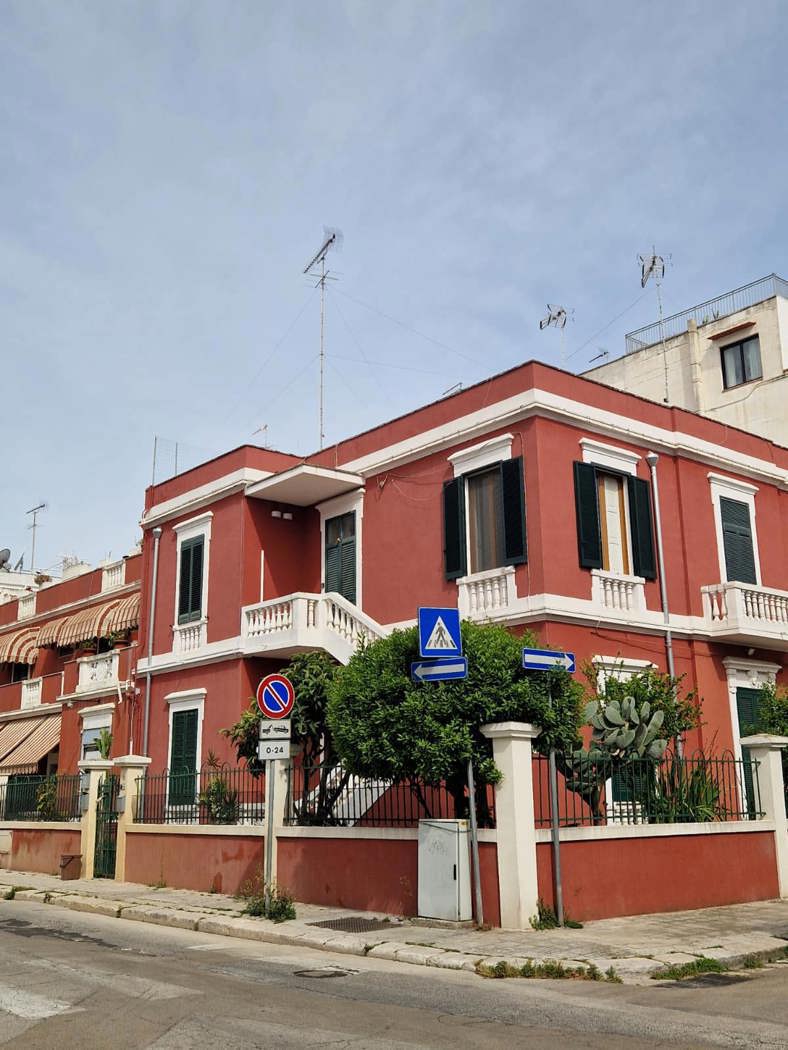 Trilocale arredato in affitto a Brindisi