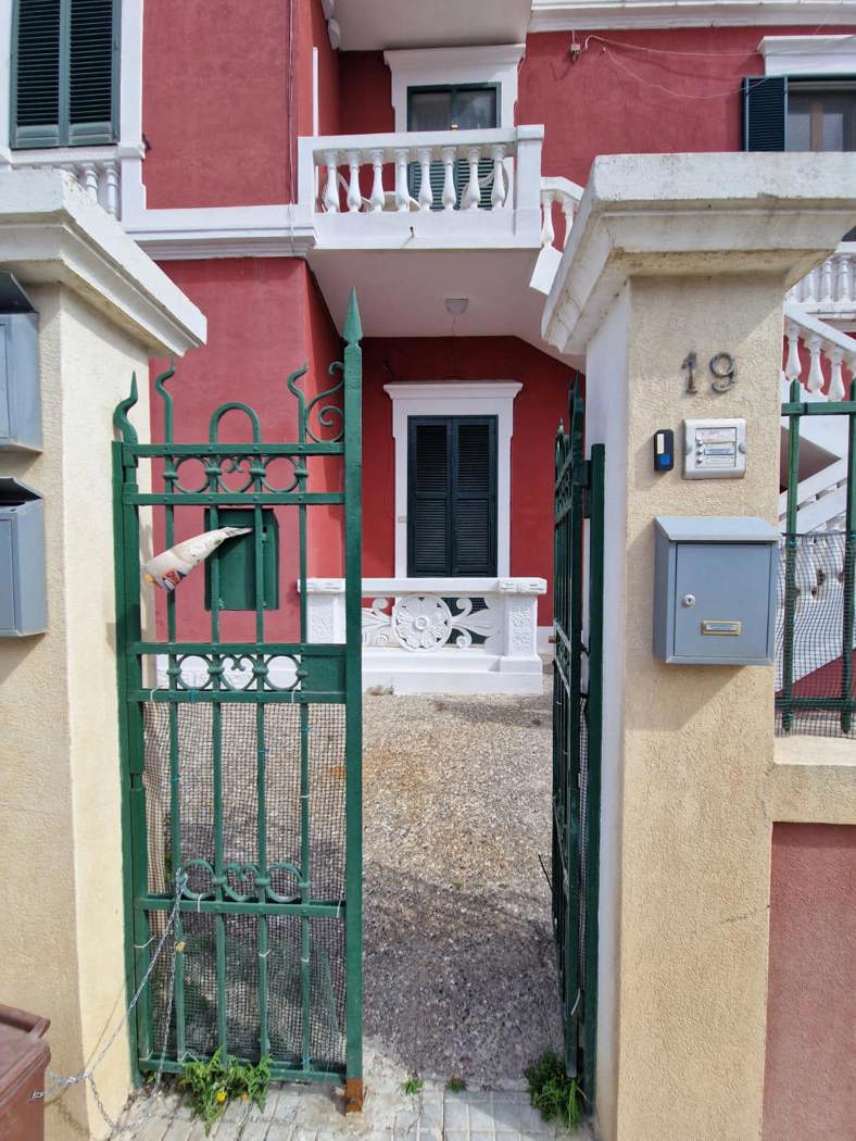 Trilocale arredato in affitto a Brindisi