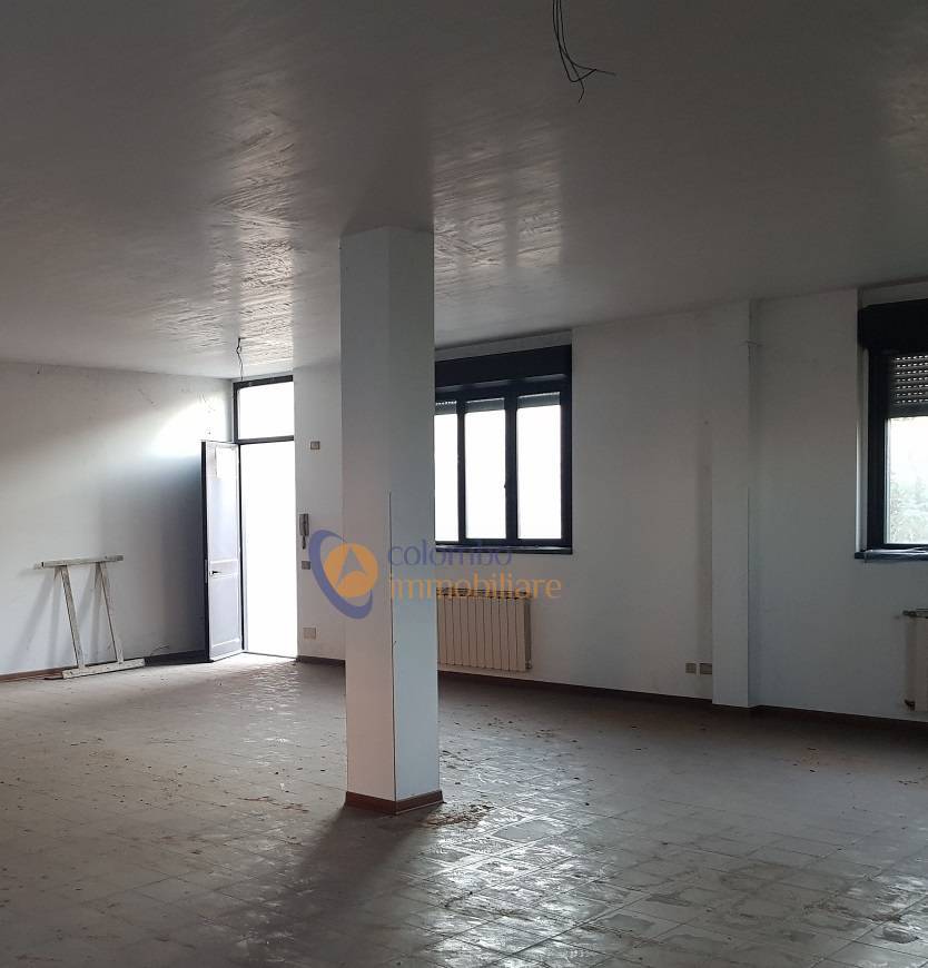 Laboratorio in vendita a Busto Arsizio, Don Paolo