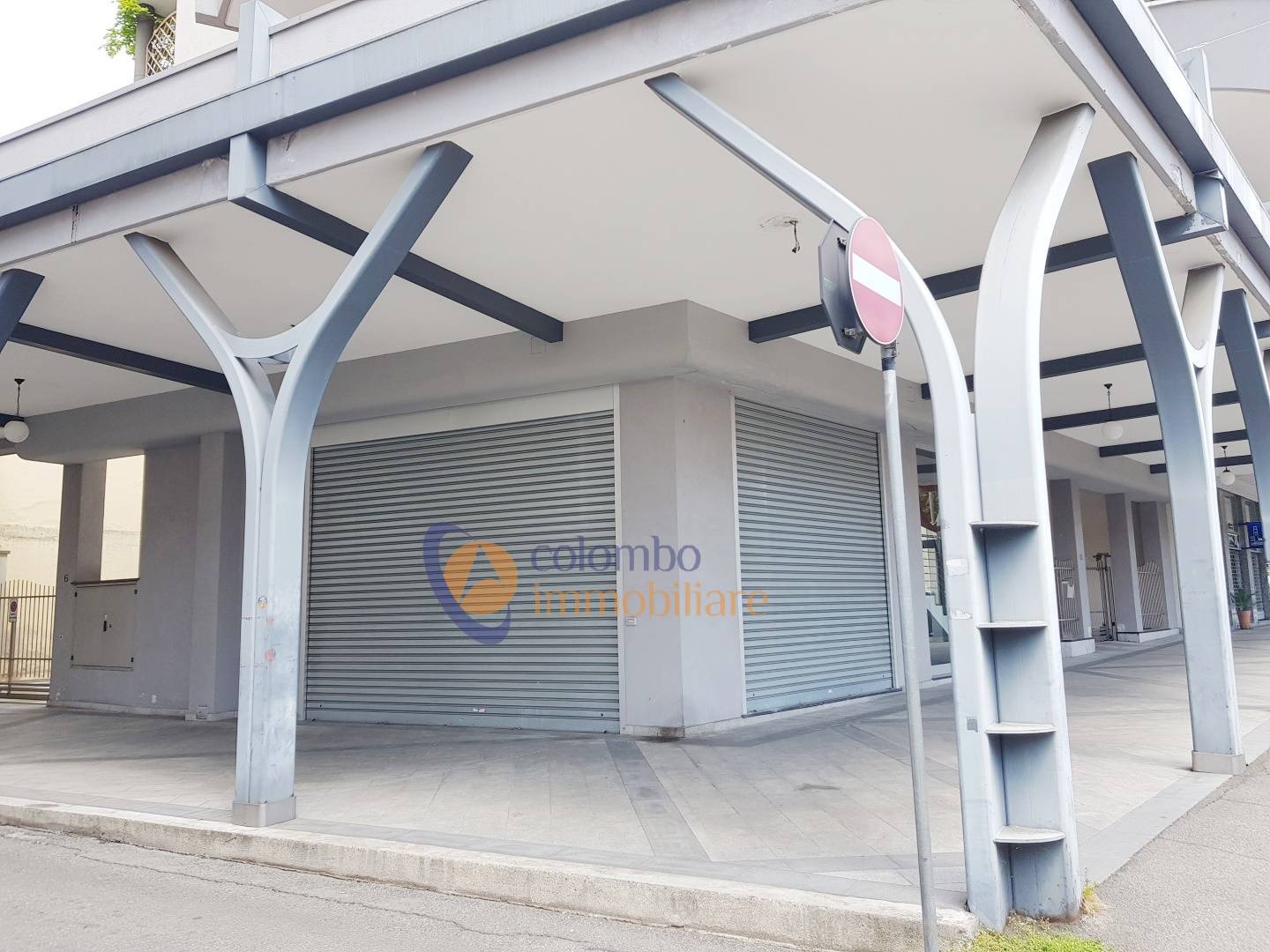 Negozio in vendita a Busto Arsizio, Centro