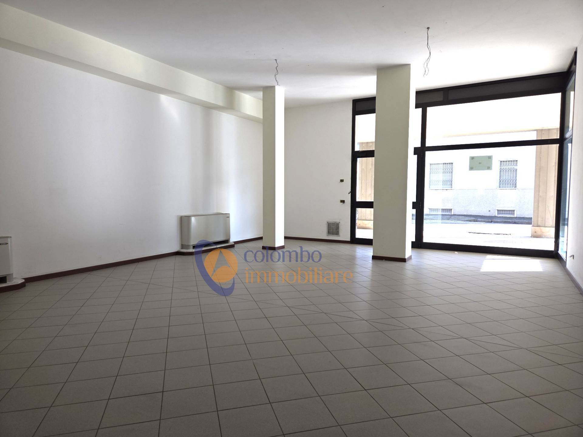 Negozio in vendita a Busto Arsizio, Don Paolo