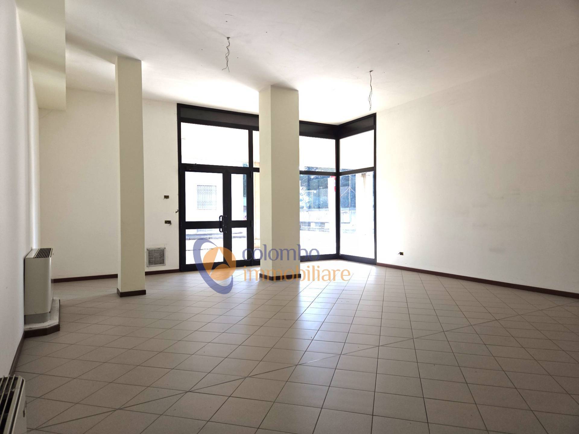 Negozio in vendita a Busto Arsizio, Don Paolo