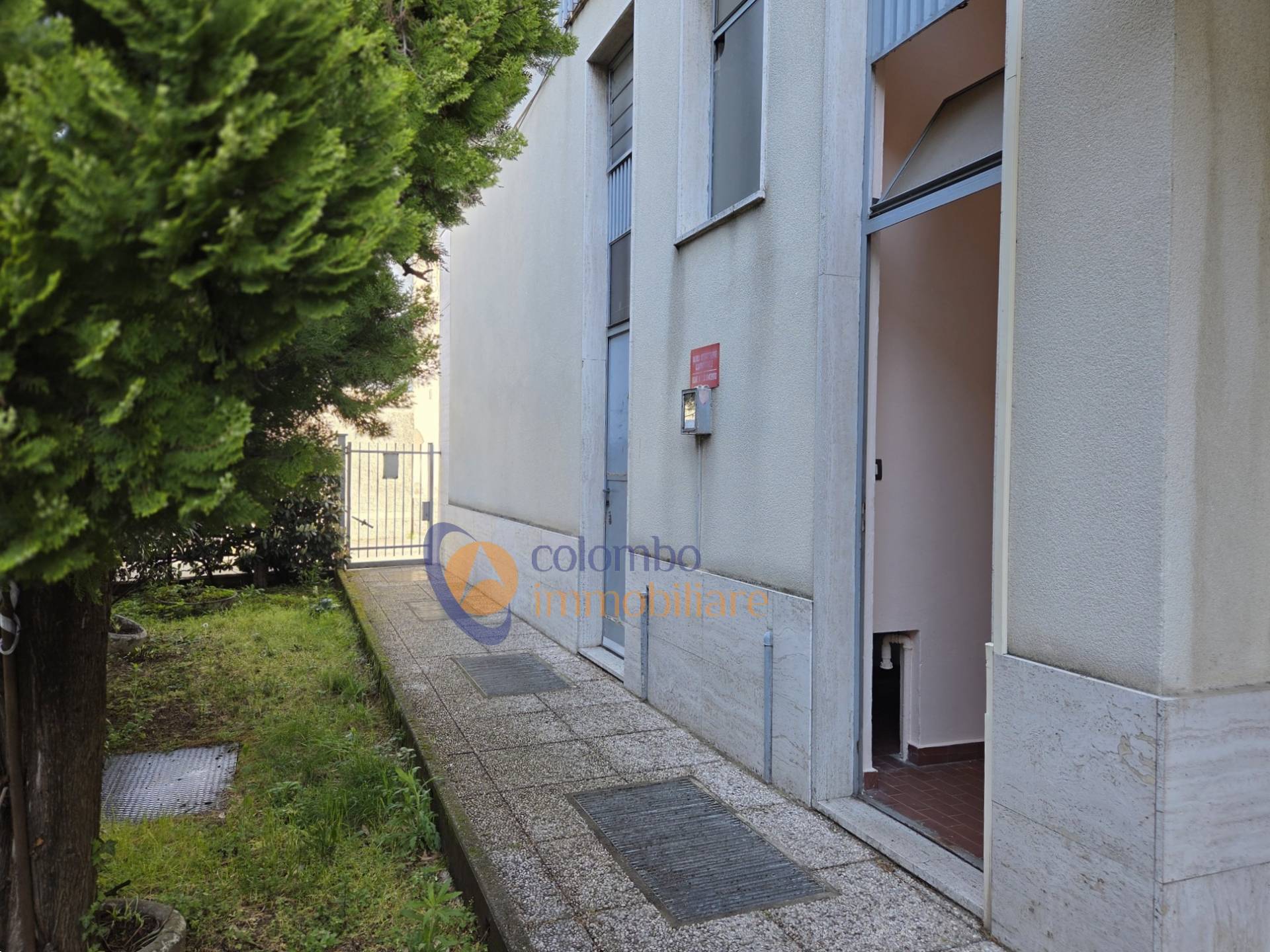 Negozio in vendita a Busto Arsizio, Sacconago