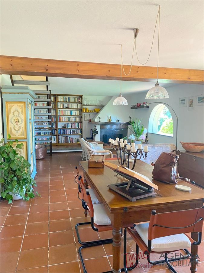 Villa vista mare a Camaiore